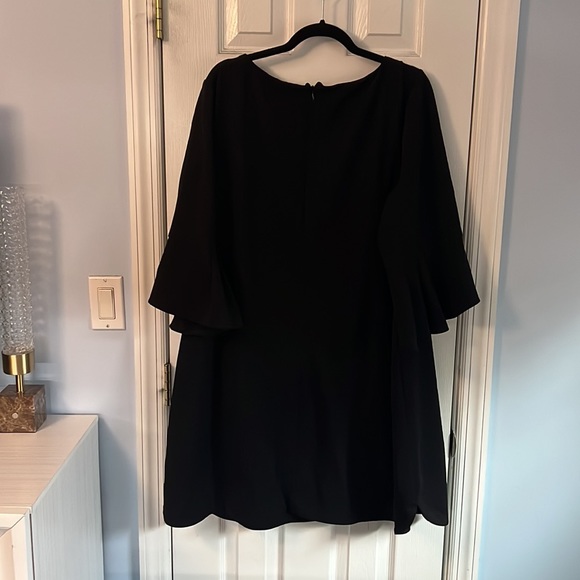 Beautiful black Vince Camuto Dress - Picture 4 of 4